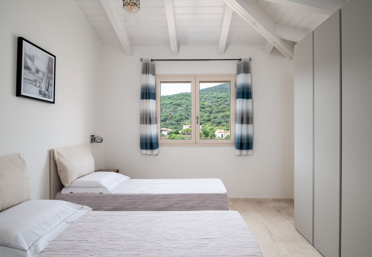 Ferienwohnung in Budoni - Bellevue 36B by Klodge – Wohnung mit privatem Pool, viel Grün und Aussicht