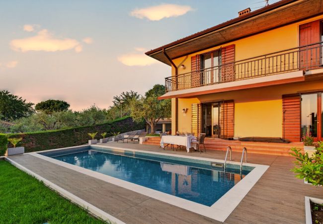 Villa in Lazise - Regarda - Villa Celebrity mit privat Pool und Seeblick