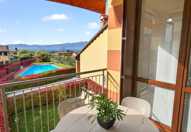 Ferienwohnung in Lazise - Regarda - Bike Apartment Miralago 2 mit Pool, Seeblick,  Fahrradparkplatz
