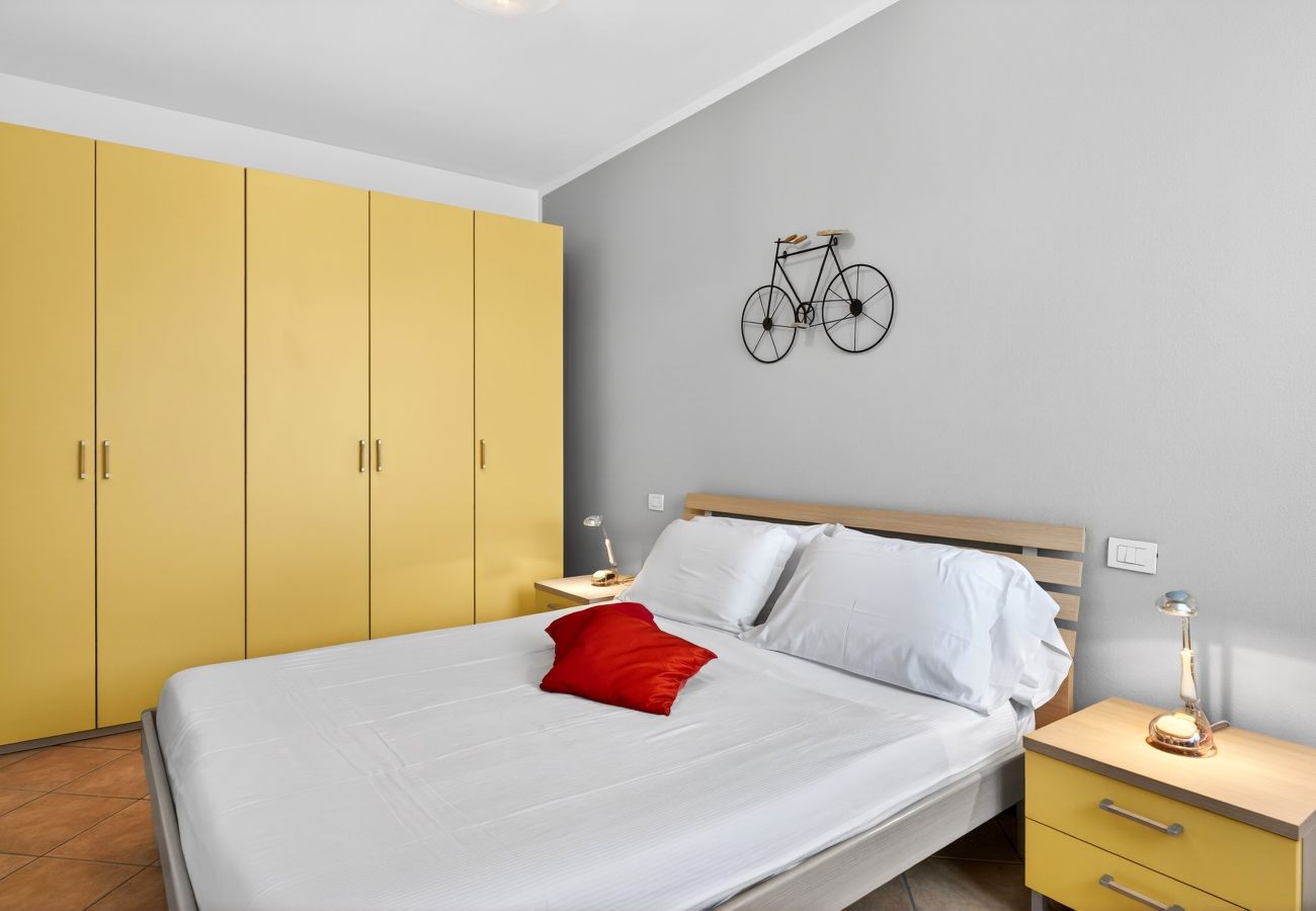 Ferienwohnung in Lazise - Regarda - Bike Apartment Miralago 2 mit Pool, Seeblick,  Fahrradparkplatz