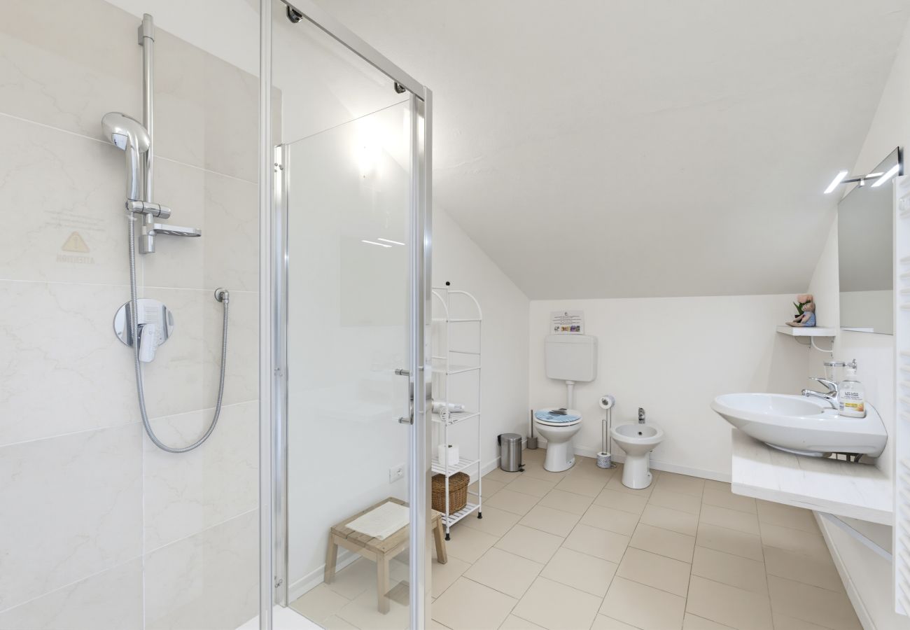 Ferienwohnung in Lazise - Regarda -Lisa Marie Wohnung mit Pool und Tennis