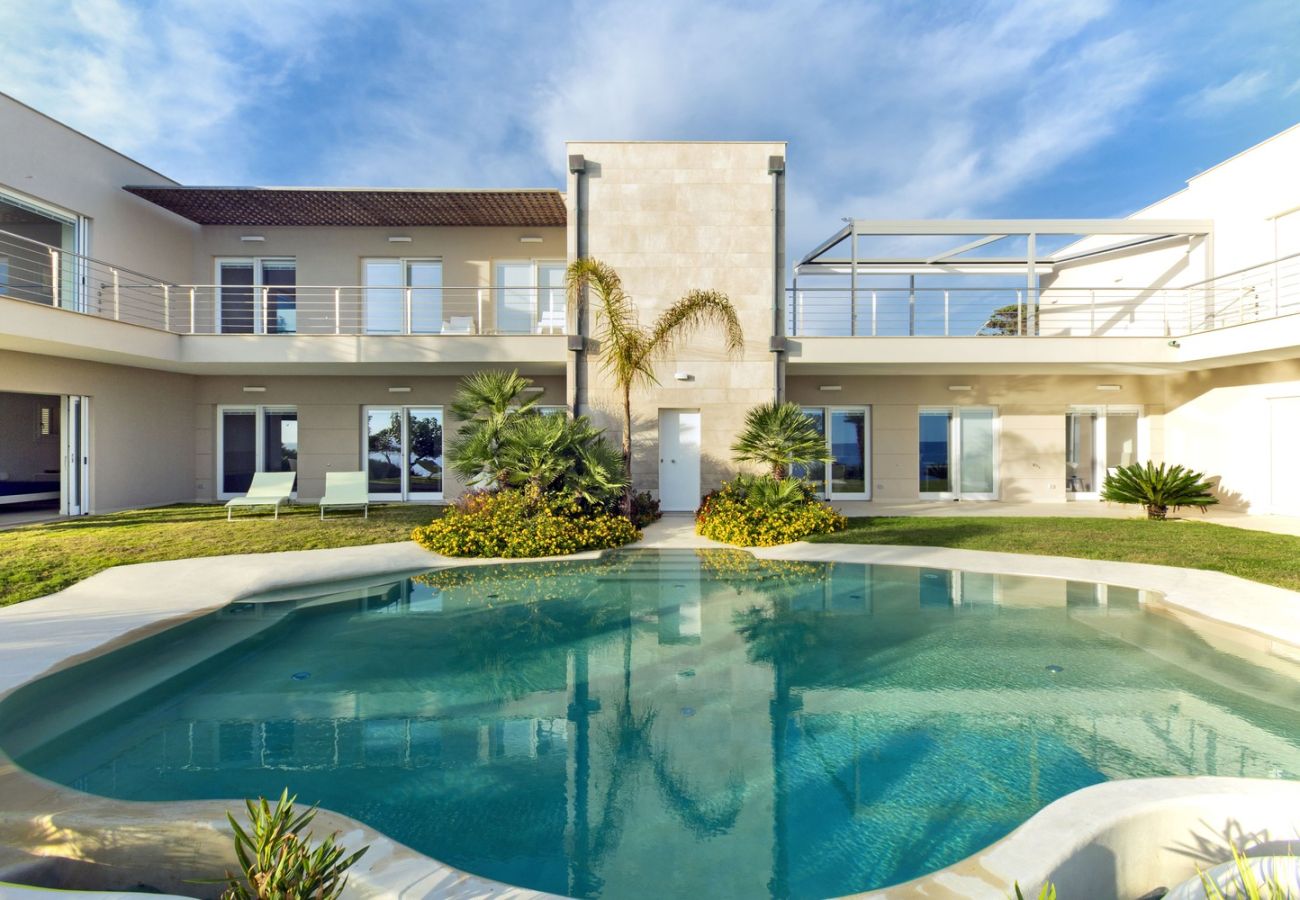Villa in Alghero - Villa Kylo – luxuriöse Villa am Meer mit Pool in Alghero