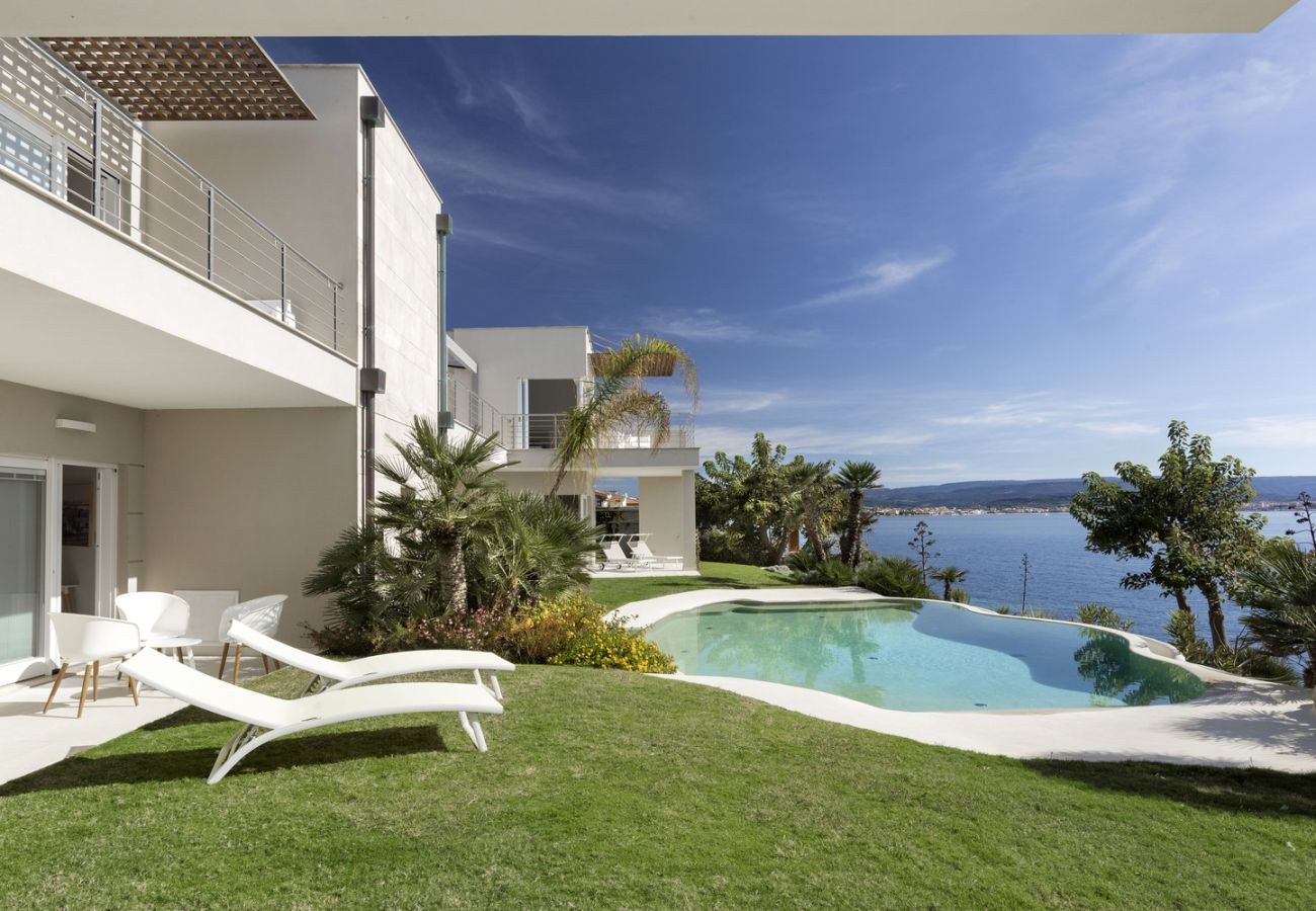 Villa in Alghero - Villa Kylo – luxuriöse Villa am Meer mit Pool in Alghero