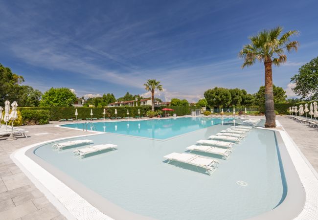 Ferienwohnung in Lazise - Regarda - Apple Apartment mit Pool und Carport