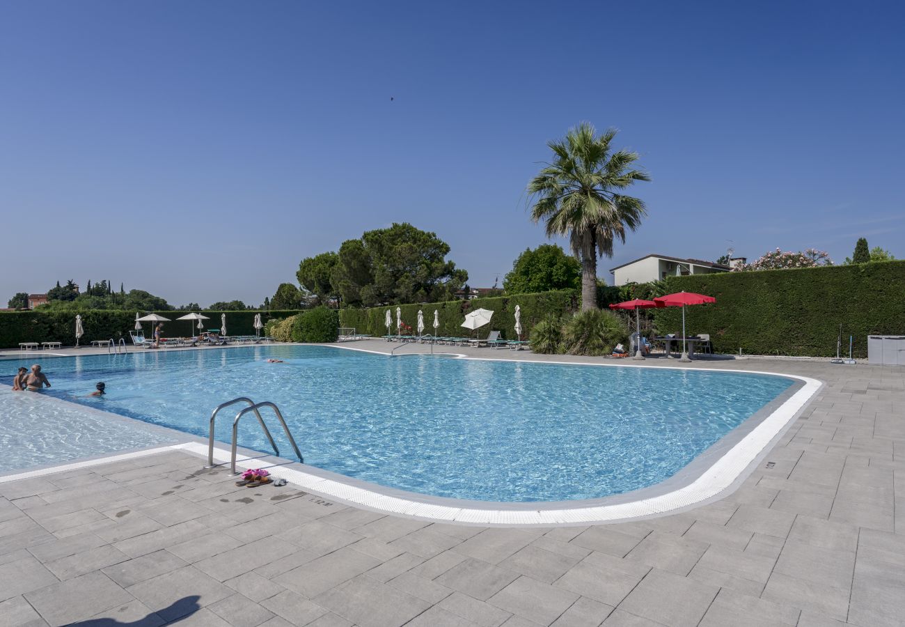 Ferienwohnung in Lazise - Regarda - Apple Apartment mit Pool und Carport