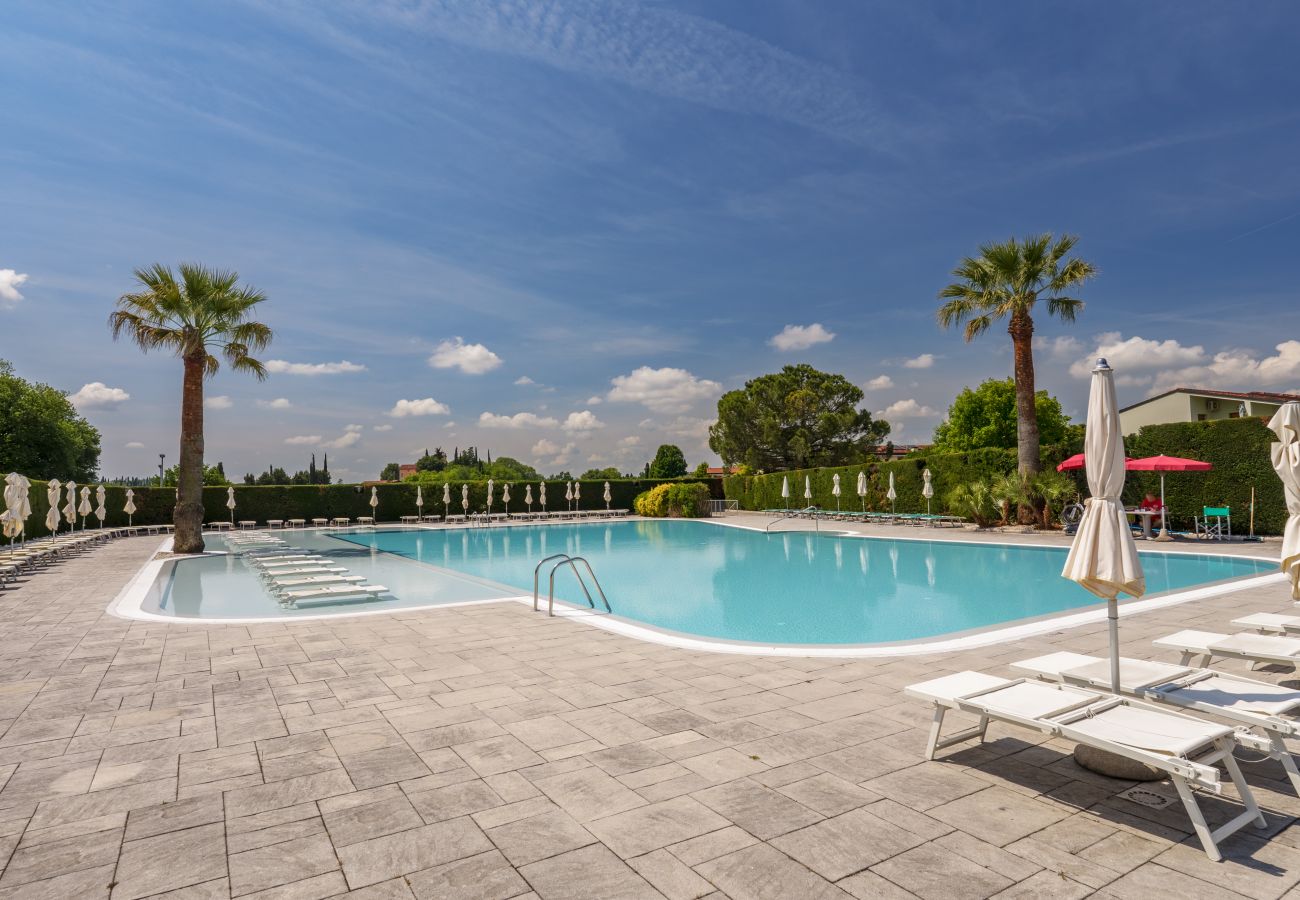 Ferienwohnung in Lazise - Regarda - Apple Apartment mit Pool und Carport