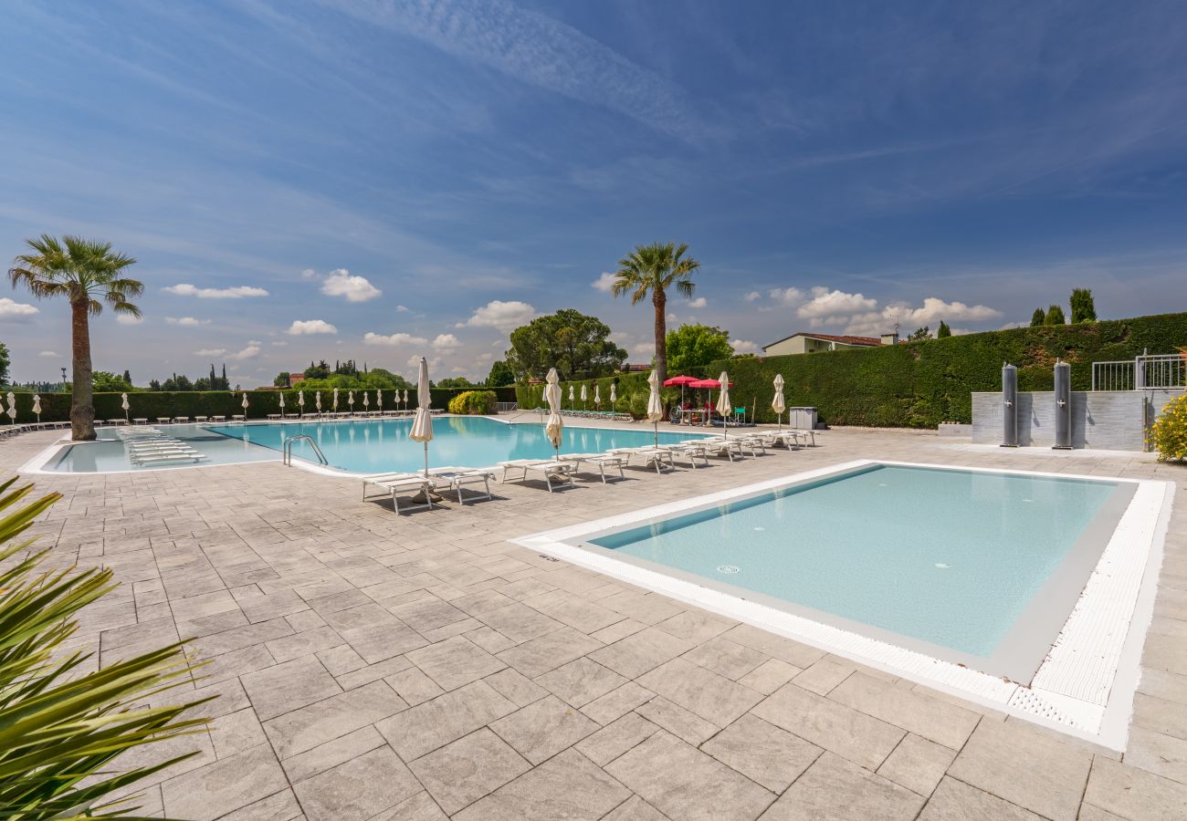 Ferienwohnung in Lazise - Regarda - Apple Apartment mit Pool und Carport
