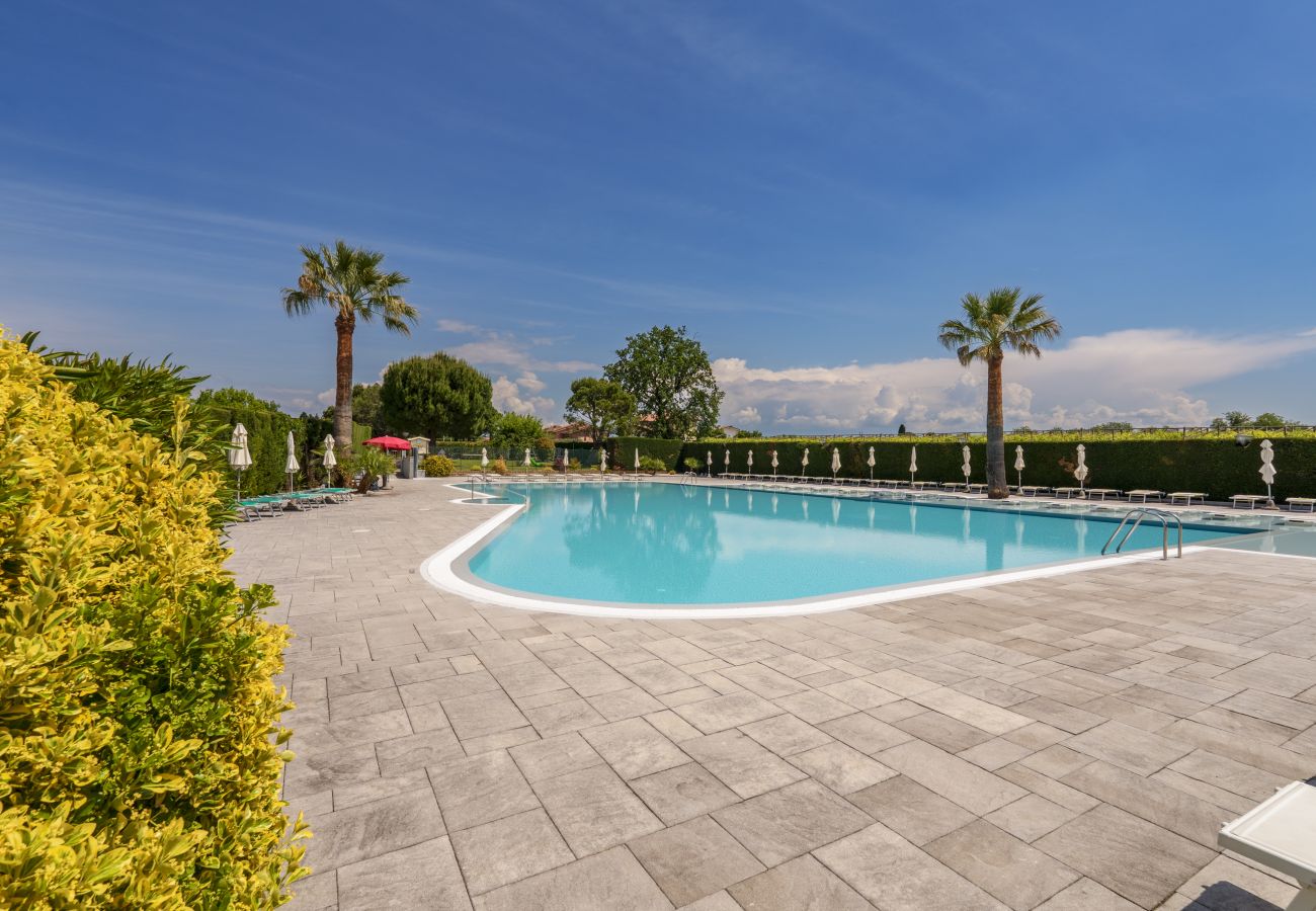Ferienwohnung in Lazise - Regarda - Apple Apartment mit Pool und Carport