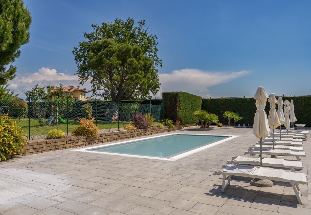 Ferienwohnung in Lazise - Regarda - Apple Apartment mit Pool und Carport