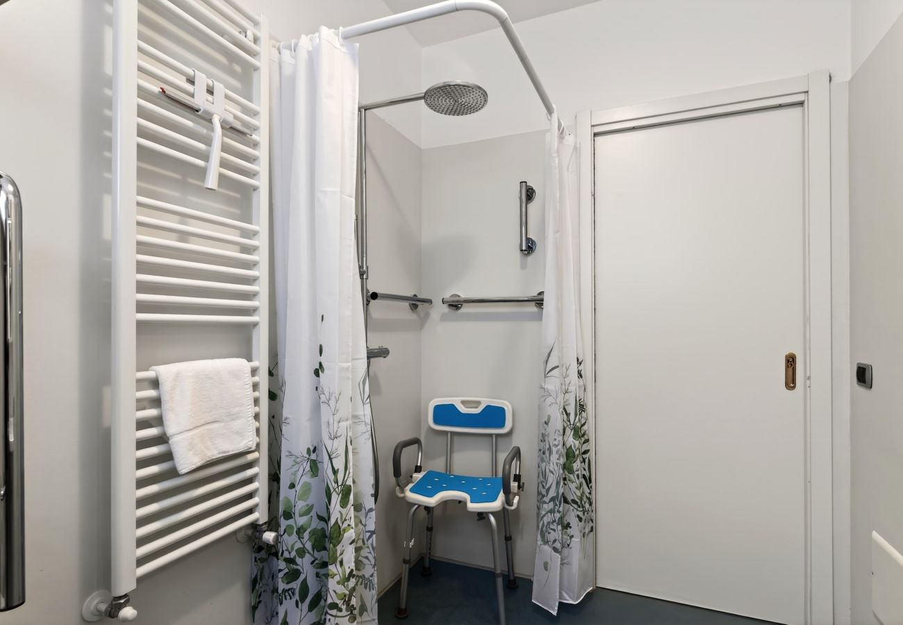 Ferienwohnung in Lazise - Regarda -  Costa del Sole 2 barrierefreie Wohnung mit Garten und Pool