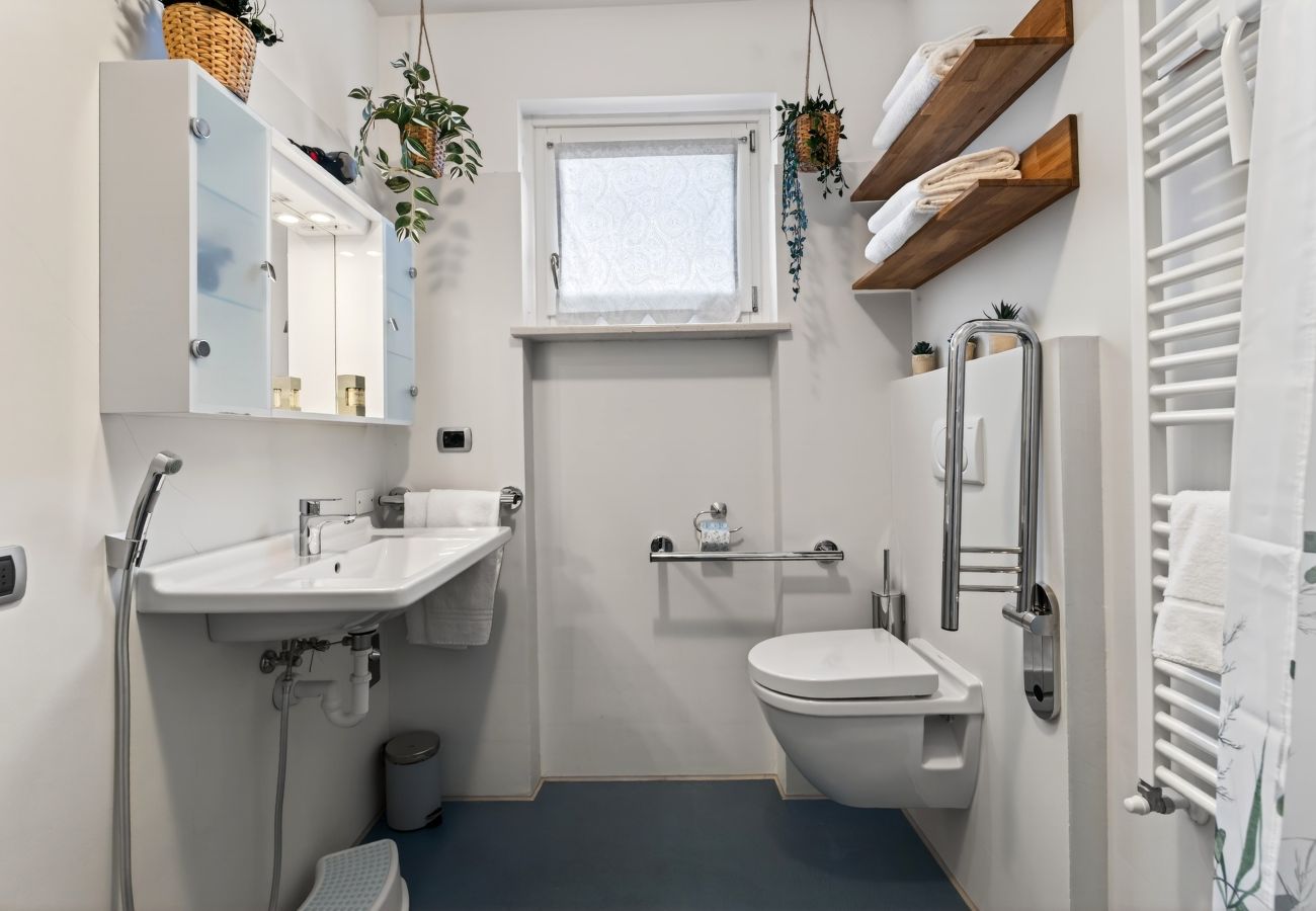 Ferienwohnung in Lazise - Regarda -  Costa del Sole 2 barrierefreie Wohnung mit Garten und Pool