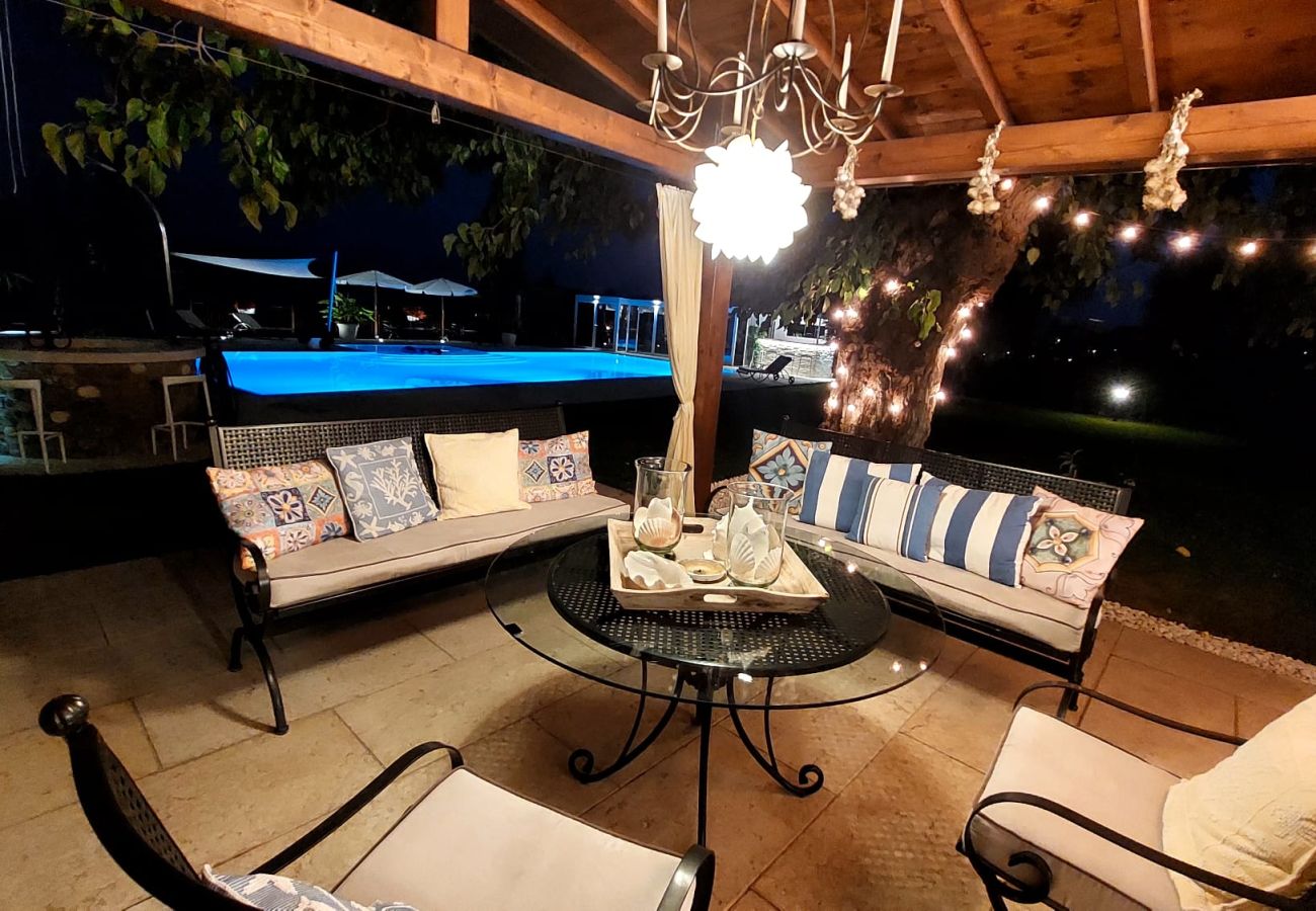 Ferienwohnung in Castelnuovo del Garda - Il Gelso del Garda Luxury Family Suite mit zwei Badezimmer, Pool und Garten