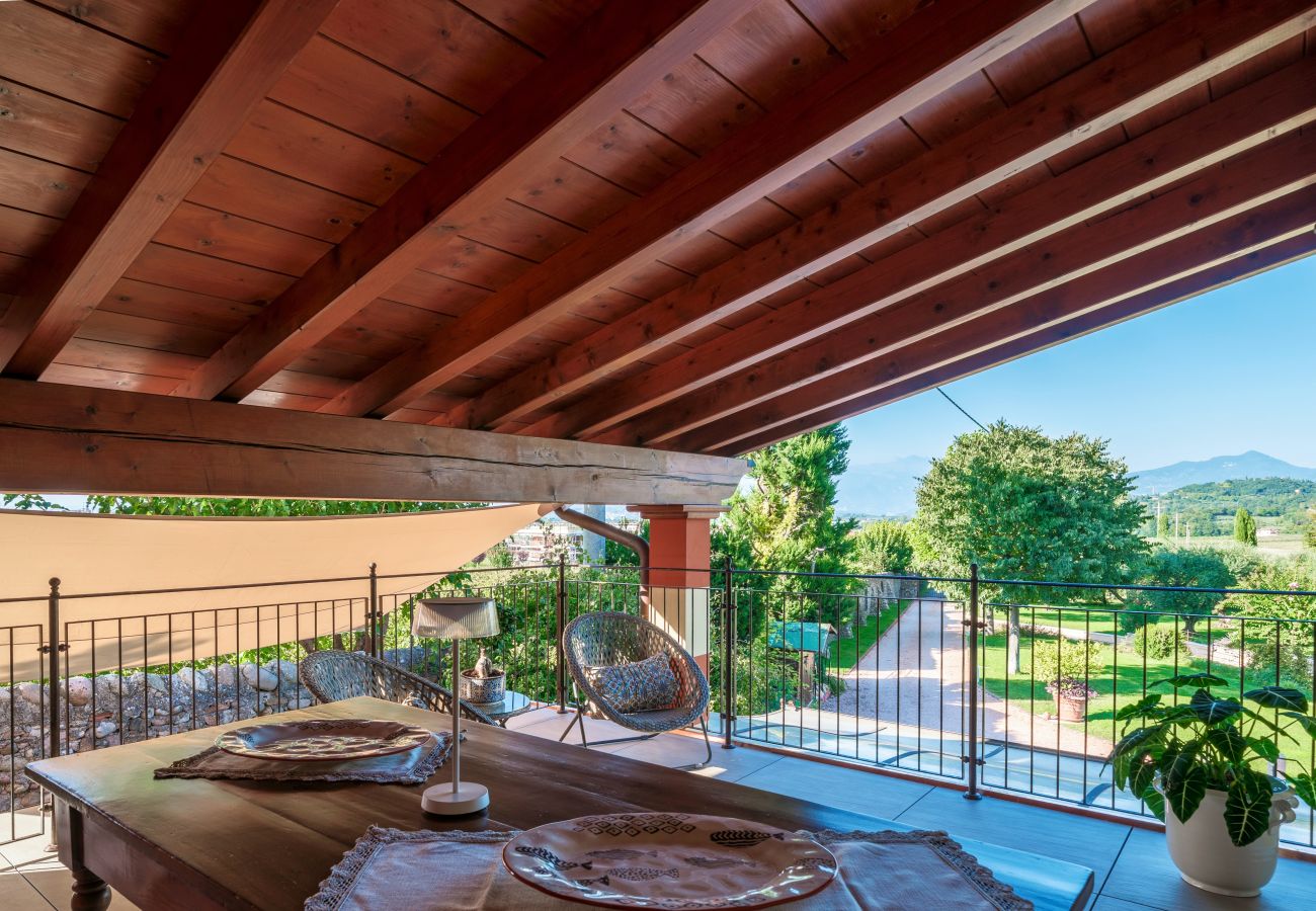Ferienwohnung in Castelnuovo del Garda - Il Gelso del Garda Luxury Family Suite mit zwei Badezimmer, Pool und Garten