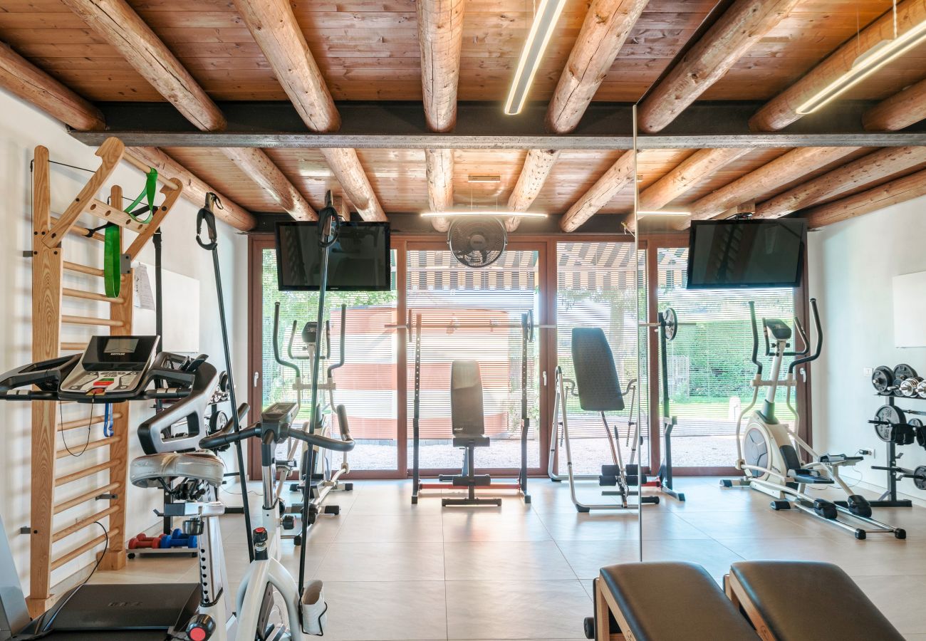 Ferienwohnung in Castelnuovo del Garda - Il Gelso del Garda Luxury Family Suite mit zwei Badezimmer, Pool und Garten