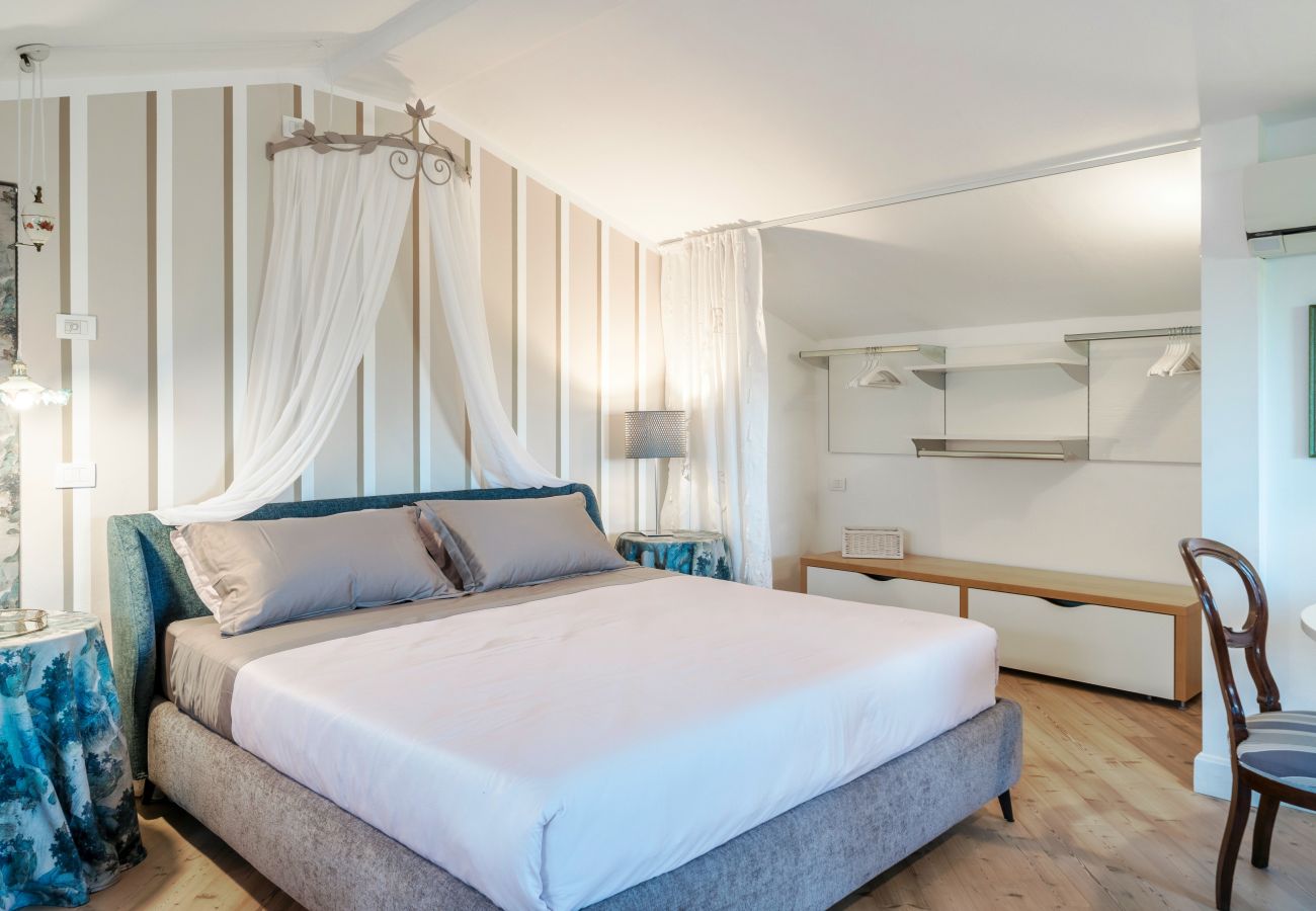 Ferienwohnung in Castelnuovo del Garda - Il Gelso del Garda Luxury Suite mit Pool, Fitnessraum, Dumpfbad