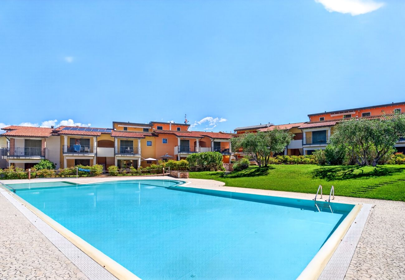Ferienwohnung in Lazise - Regarda - Stilvoll Wohnung Daphne mit Pool und Terrasse