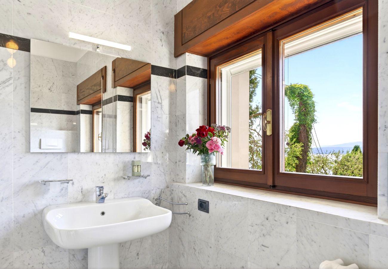 Villa in Torri del Benaco - Regarda - Villa Vera mit atemberaubend Seeblick und Garten