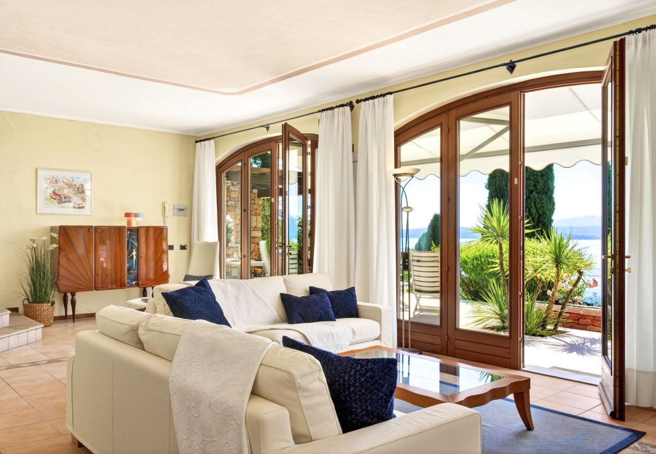 Villa in Torri del Benaco - Regarda - Villa Vera mit atemberaubend Seeblick und Garten