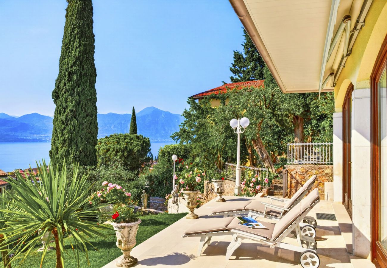 Villa in Torri del Benaco - Regarda - Villa Vera mit atemberaubend Seeblick und Garten