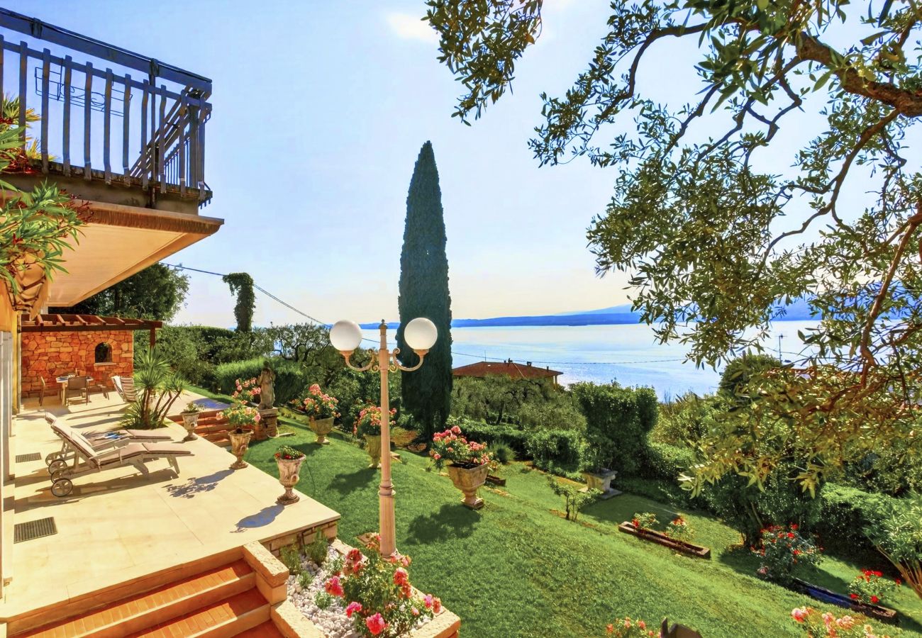 Villa in Torri del Benaco - Regarda - Villa Vera mit atemberaubend Seeblick und Garten