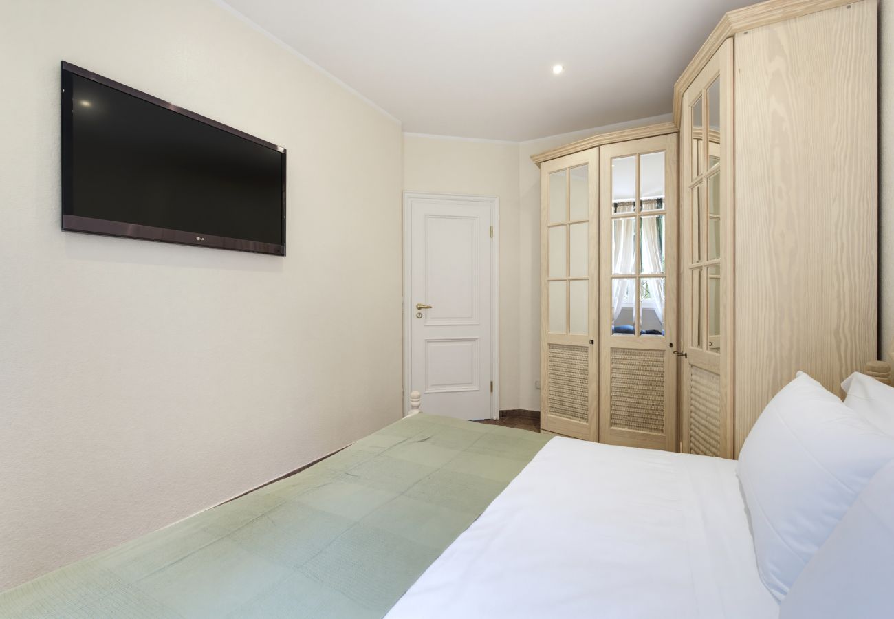 Ferienwohnung in Lazise - Regarda - Basiliko White Wohnung mit Pool und WLan