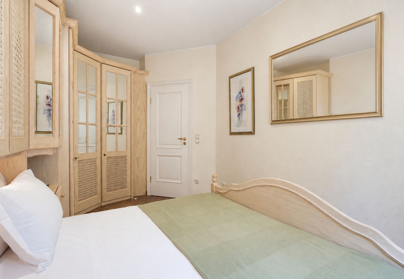 Ferienwohnung in Lazise - Regarda - Basiliko White Wohnung mit Pool und WLan