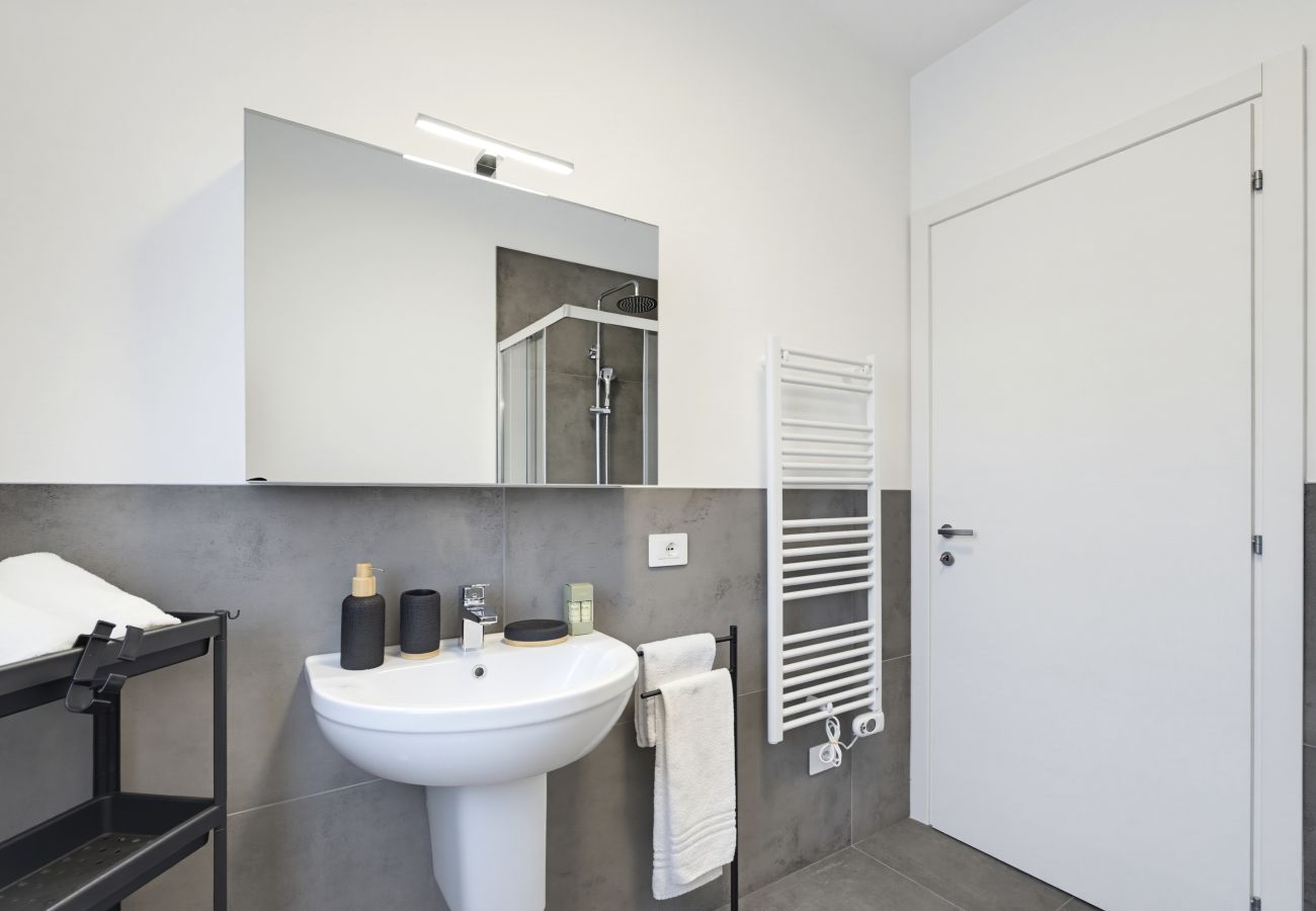 Ferienwohnung in Peschiera del Garda - Regarda - Golf Breeze Apartment mit Pool
