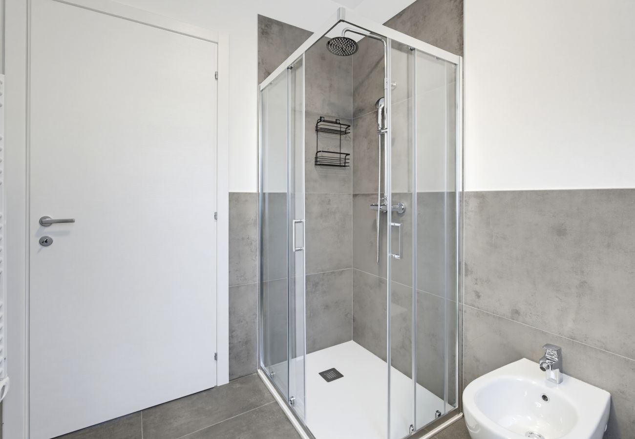 Ferienwohnung in Peschiera del Garda - Regarda - Golf Breeze Apartment mit Pool