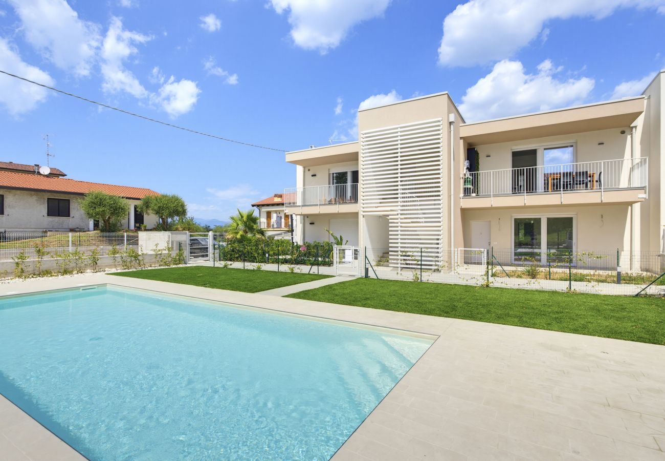 Ferienwohnung in Peschiera del Garda - Regarda - Golf Breeze Apartment mit Pool