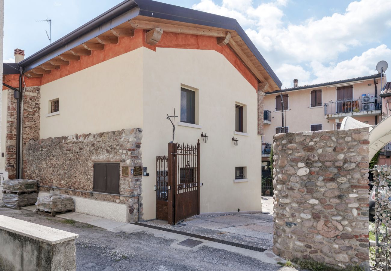 Studio in Castelnuovo del Garda - Corte Monteleone Apartment mit Kochnische, Klima, WLan