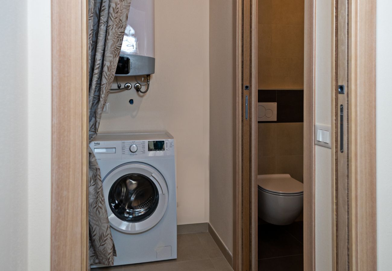Ferienwohnung in Lazise - Regarda - Residenza GJ Erdgeschoss- mit Dachterrasse, Wlan, Klimaanlage