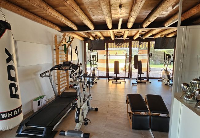 Ferienwohnung in Castelnuovo del Garda - Il Gelso del Garda Luxury Suite mit Pool, Fitnessraum, Dumpfbad