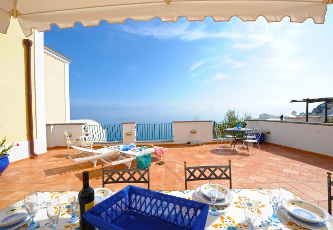 Villa/Dettached house in Praiano - Casa Alessia - Big terrace on the sea, ideal for large families