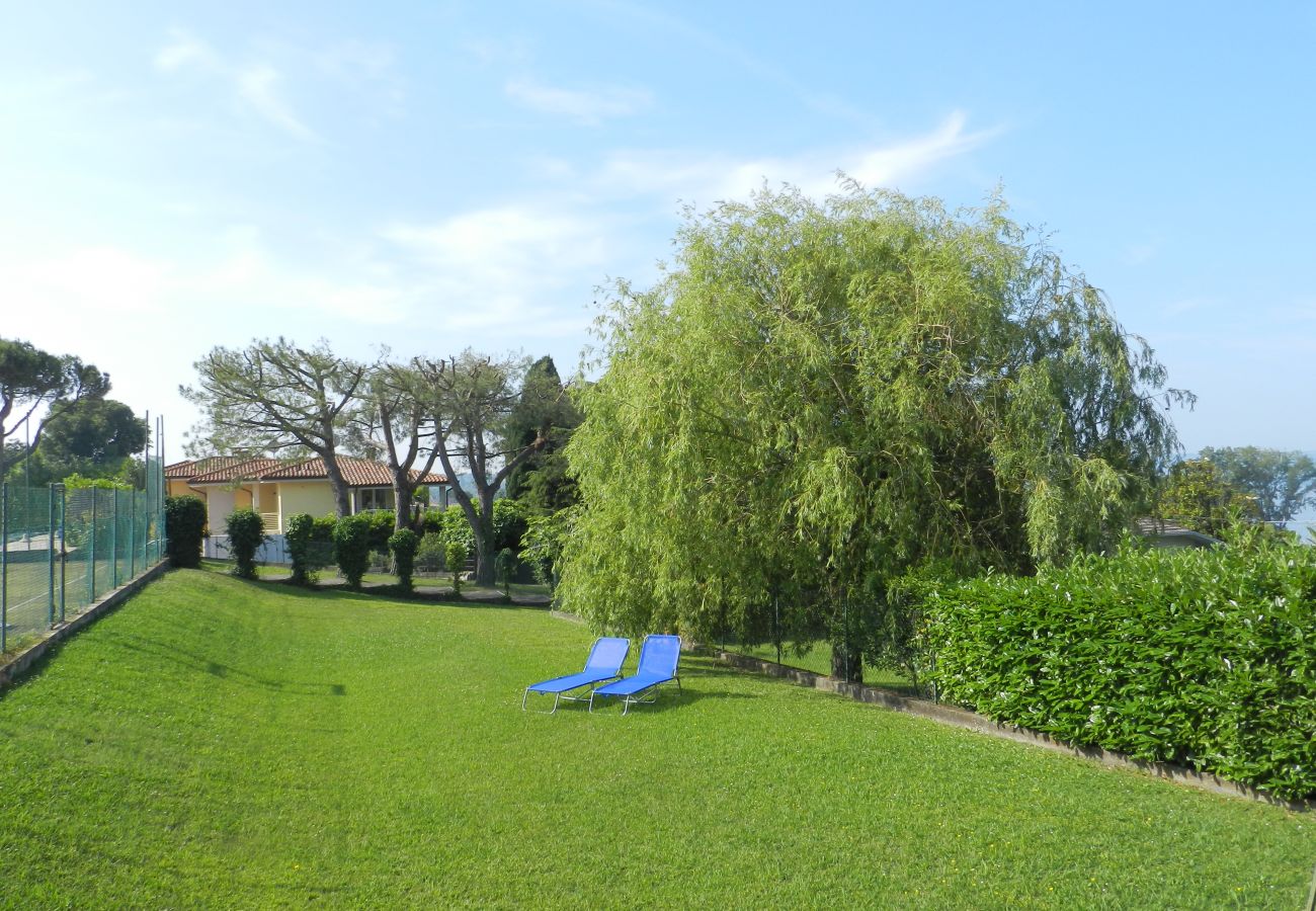 Apartment in Lazise - Regarda - apartment Brezza di Lago 1 with pool and air conditioning