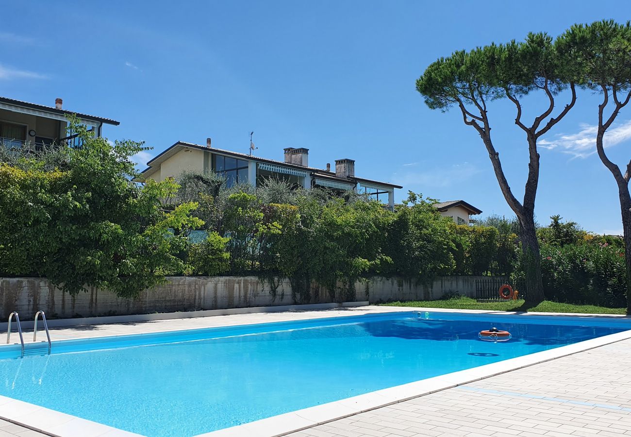 Apartment in Lazise - Regarda - apartment Brezza di Lago 1 with pool and air conditioning