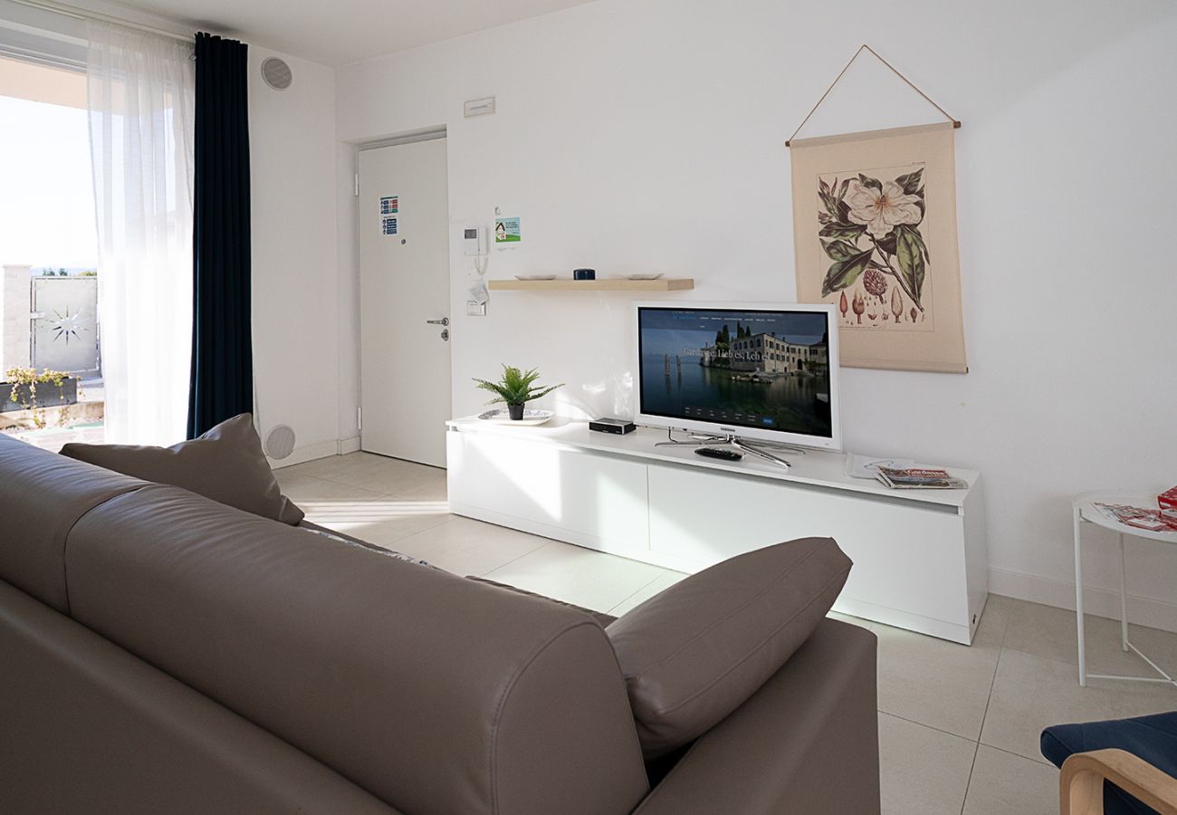 Apartment in Lazise - Regarda - apartment Brezza di Lago 1 with pool and air conditioning