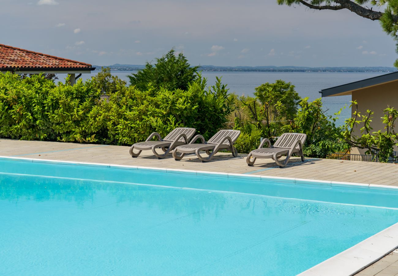 Apartment in Lazise - Regarda - apartment Brezza di Lago 1 with pool and air conditioning