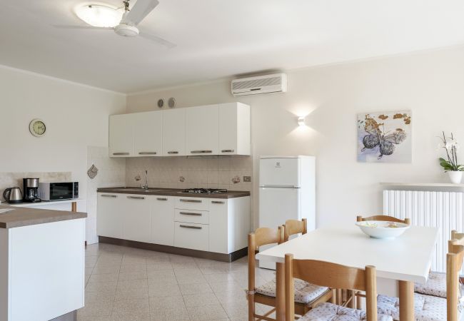 Apartment in Lazise - Regarda – apartment Rosa Baccarat 5 with free entrance to camping and beach