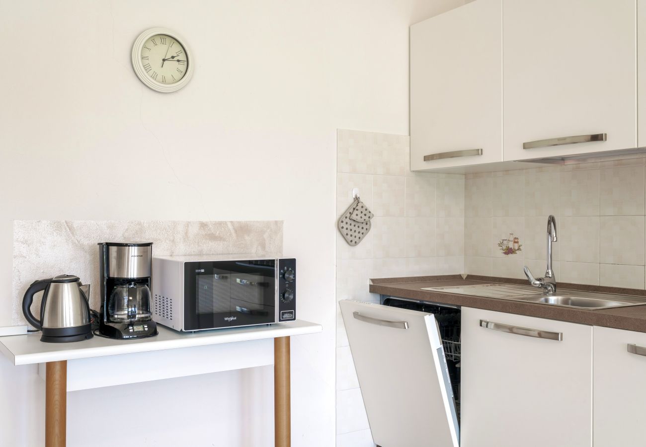 Apartment in Lazise - Regarda – apartment Rosa Baccarat 5 with free entrance to camping and beach