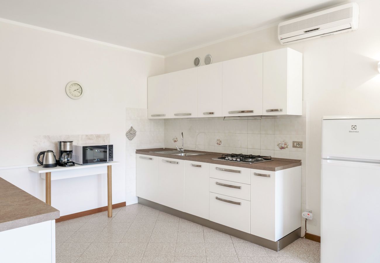 Apartment in Lazise - Regarda – apartment Rosa Baccarat 5 with free entrance to camping and beach