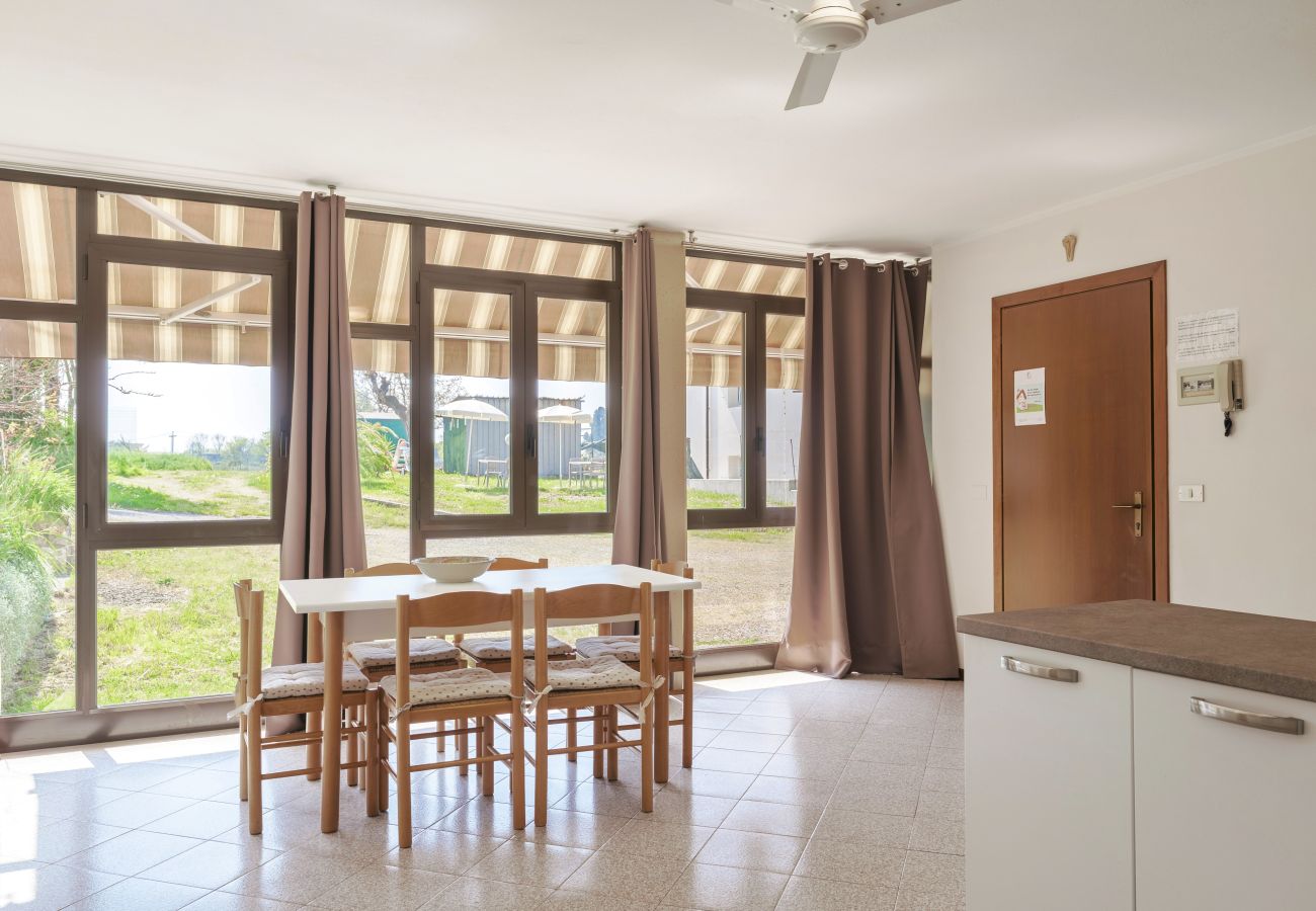 Apartment in Lazise - Regarda – apartment Rosa Baccarat 5 with free entrance to camping and beach