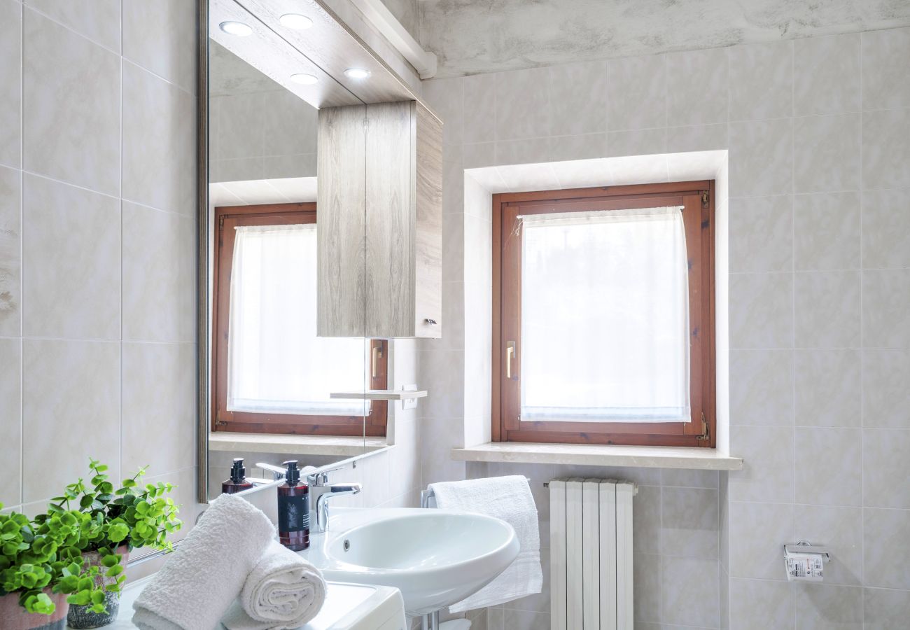 Apartment in Lazise - Regarda – apartment Rosa Baccarat 5 with free entrance to camping and beach