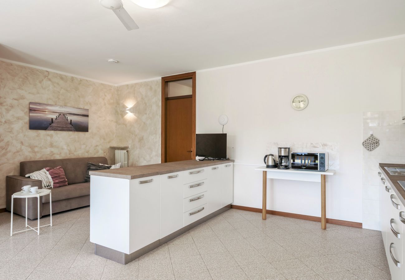 Apartment in Lazise - Regarda – apartment Rosa Baccarat 5 with free entrance to camping and beach