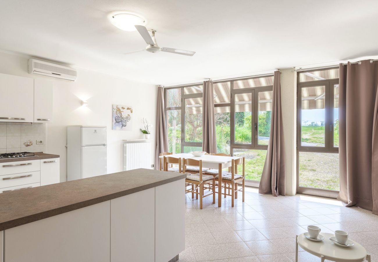 Apartment in Lazise - Regarda – apartment Rosa Baccarat 5 with free entrance to camping and beach
