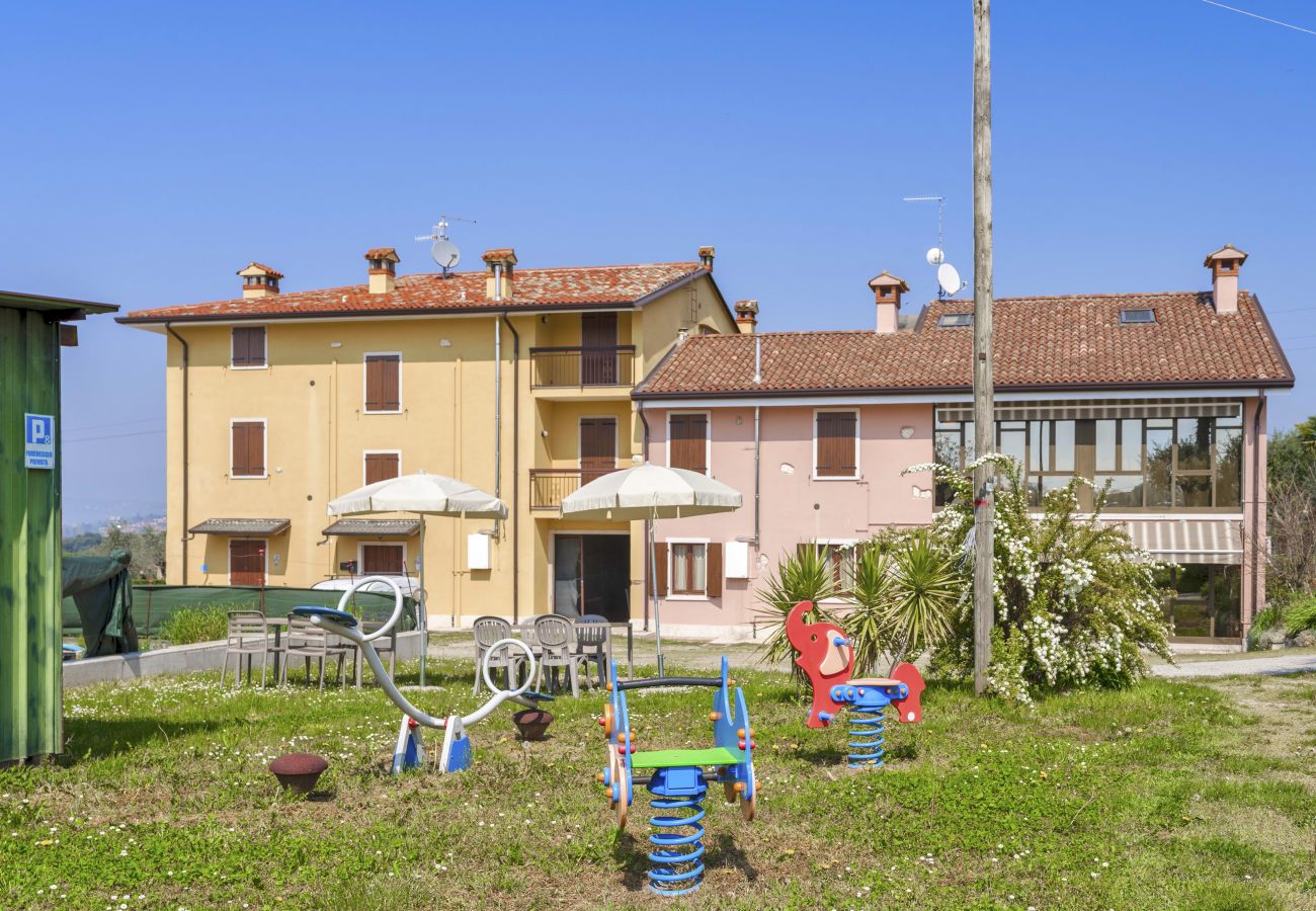 Apartment in Lazise - Regarda – apartment Rosa Baccarat 5 with free entrance to camping and beach
