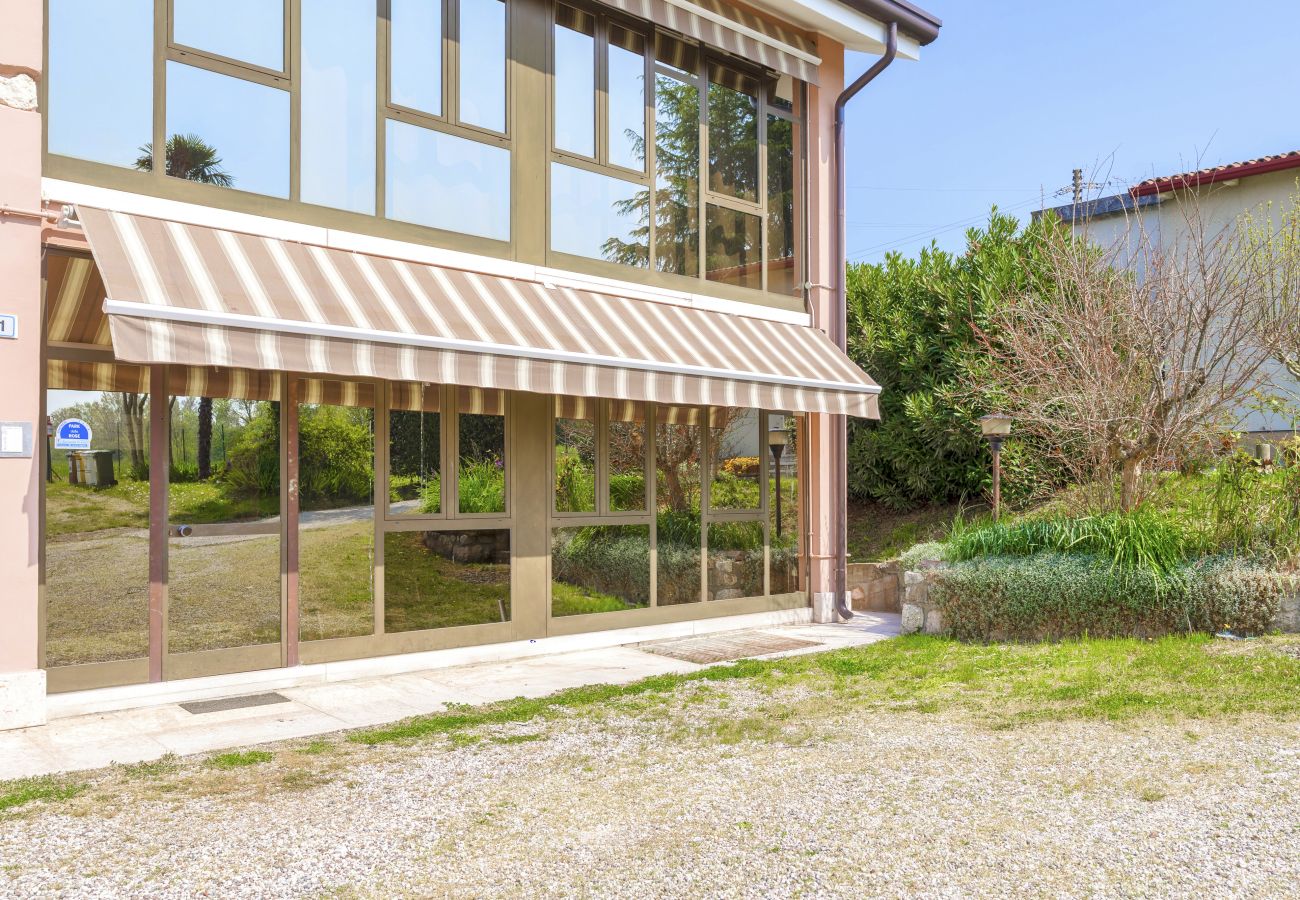 Apartment in Lazise - Regarda – apartment Rosa Baccarat 5 with free entrance to camping and beach