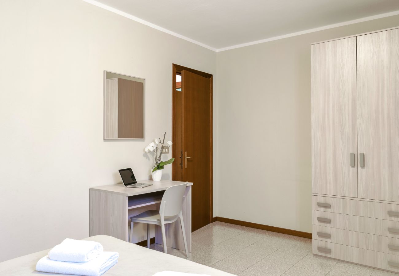 Apartment in Lazise - Regarda – apartment Rosa Baccarat 5 with free entrance to camping and beach