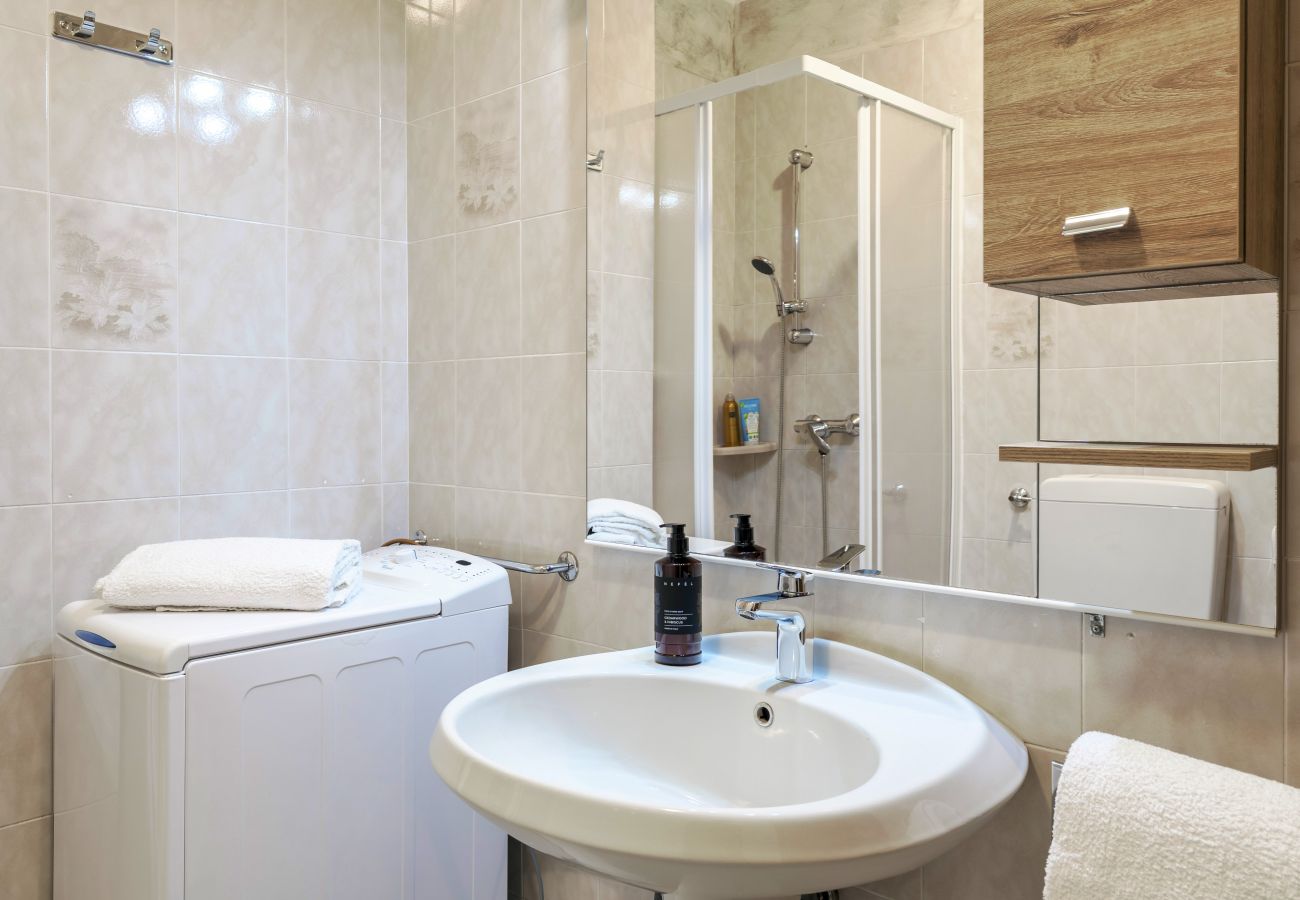 Apartment in Lazise - Regarda – apartment Rosa Alba 7 with free entrance to camping and beach