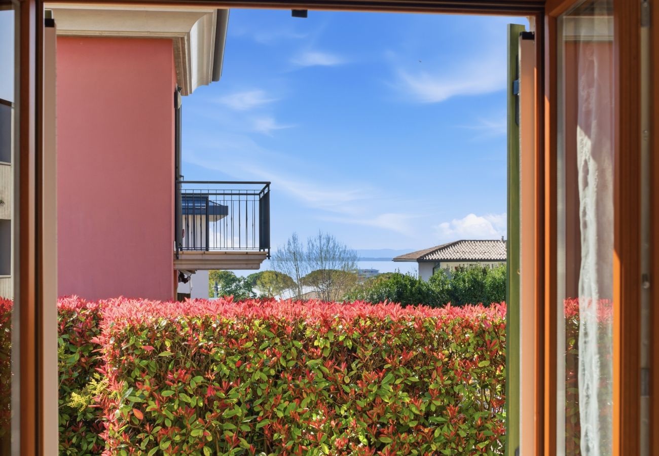 Apartment in Lazise - Regarda - wine apartment Promenade in the centre with garden and pool