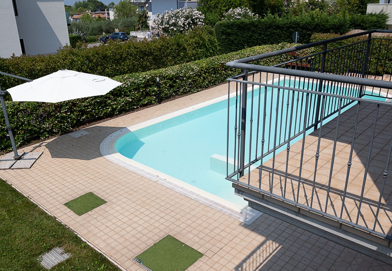 Apartment in Lazise - Regarda - wine apartment Promenade in the centre with garden and pool